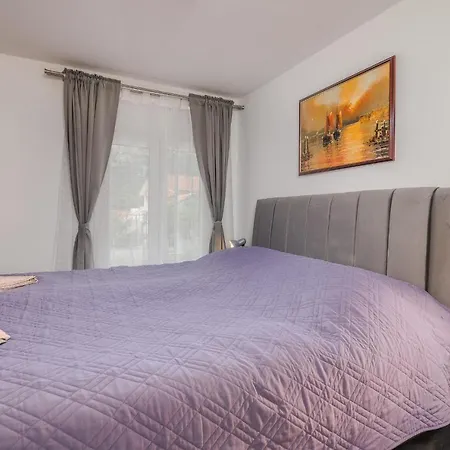 M Apartment *