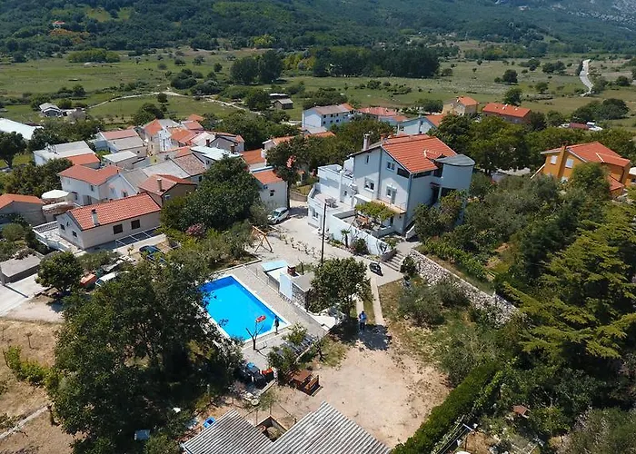 M * Baška