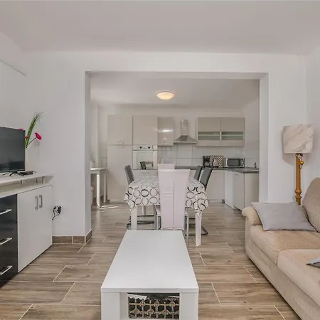 Apartment M