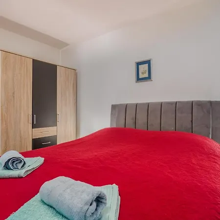 Apartment M *